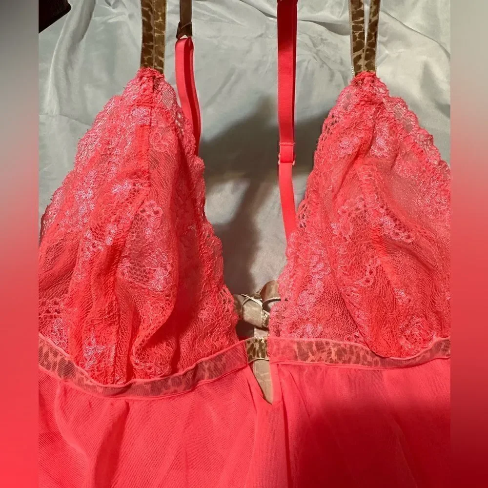 VICTORIA'S SECRET SEXY LITTLE THINGS VERY SEXY/FLIRTY & FEMININE Coral/M…